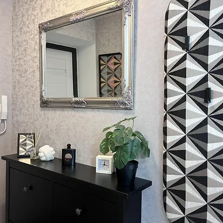 Romantic Flat Near Fama Bus Station